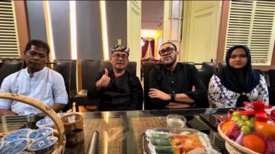 Diskusi antara DPRD Jabar dan Bupati Cirebon bahas perbaikan jalan rusak di Cirebon Timur, rencanakan rekonstruksi tahun ini.