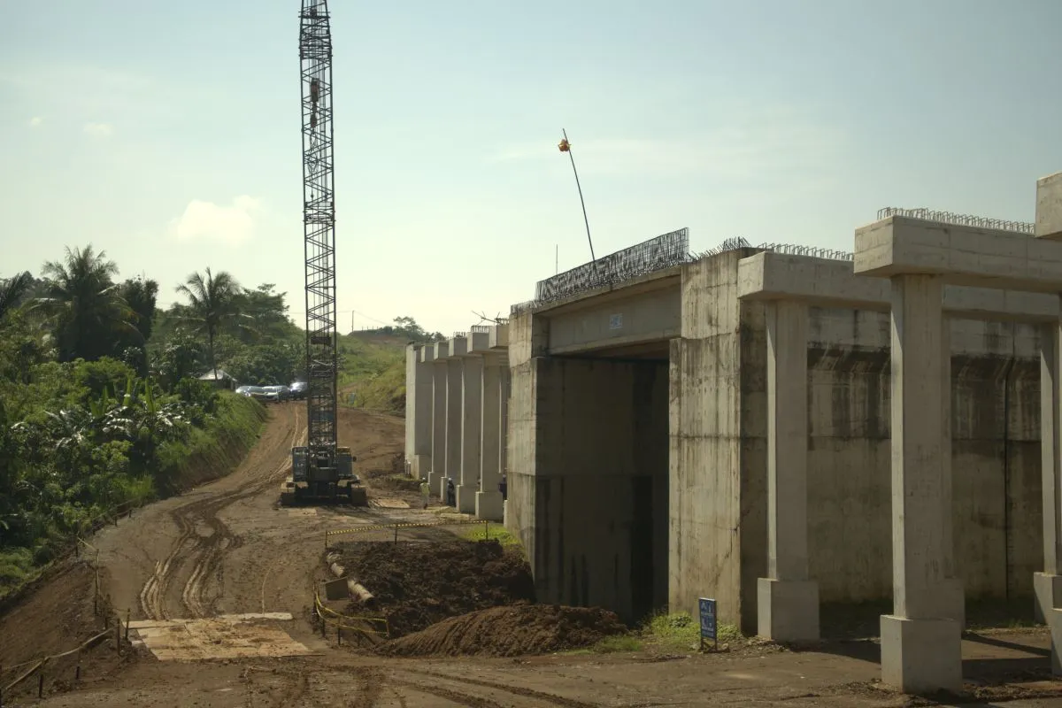 PT Wijaya Karya Serang Panimbang melakukan inovasi engineering mempercepat pembanguna jemabatan di Tol Serang-Panimbangan Seksi 2.