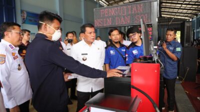 Temukan inovasi terbaru dalam layanan pengujian kendaraan di Kabupaten Tangerang! Bupati Moch Maesyal Rasyid meresmikan Gedung KIR UPTD Legok, pusat pengujian tercanggih dengan teknologi Jerman dan layanan gratis. Uji kendaraan Anda dengan cepat dan efisien!