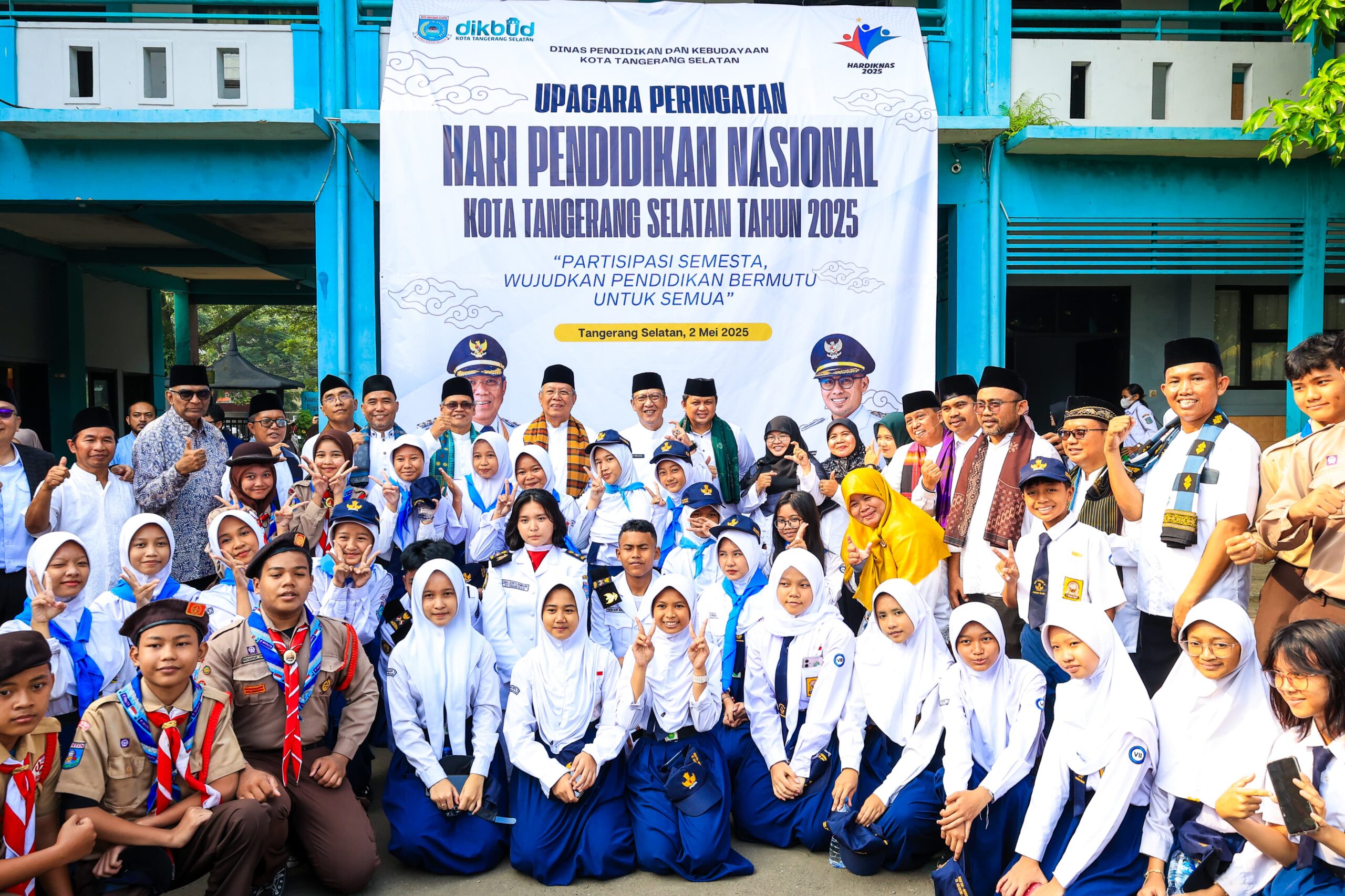 Pemerintah Kota Tangerang Selatan (Pemkot Tangsel) menegaskan komitmen pemerintah kota untuk menjadikan pendidikan sebagai alat pemerataan bagi seluruh anak, tak terkecuali mereka yang berasal dari keluarga kurang mampu. Jumat (02/05/2025)