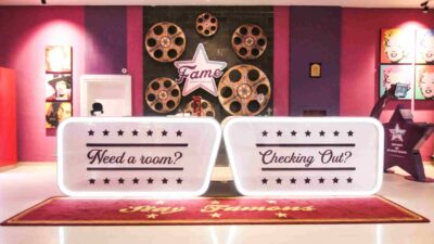 Nikmati menginap bertema musik & film di Fame Hotel Gading Serpong dengan fasilitas modern dan lokasi strategis pusat CBD Serpong.