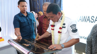 Bupati Tangerang, Moch Maesyal Rasyid, meresmikan pembangunan PT Kawasan Industri Karya Indah (KIKI) di Kecamatan Pakuhaji.