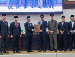 Gubernur Andra Soni Dorong Penguatan Bank Banten dan RPJMD 2025–2029 dalam Rapat Paripurna DPRD