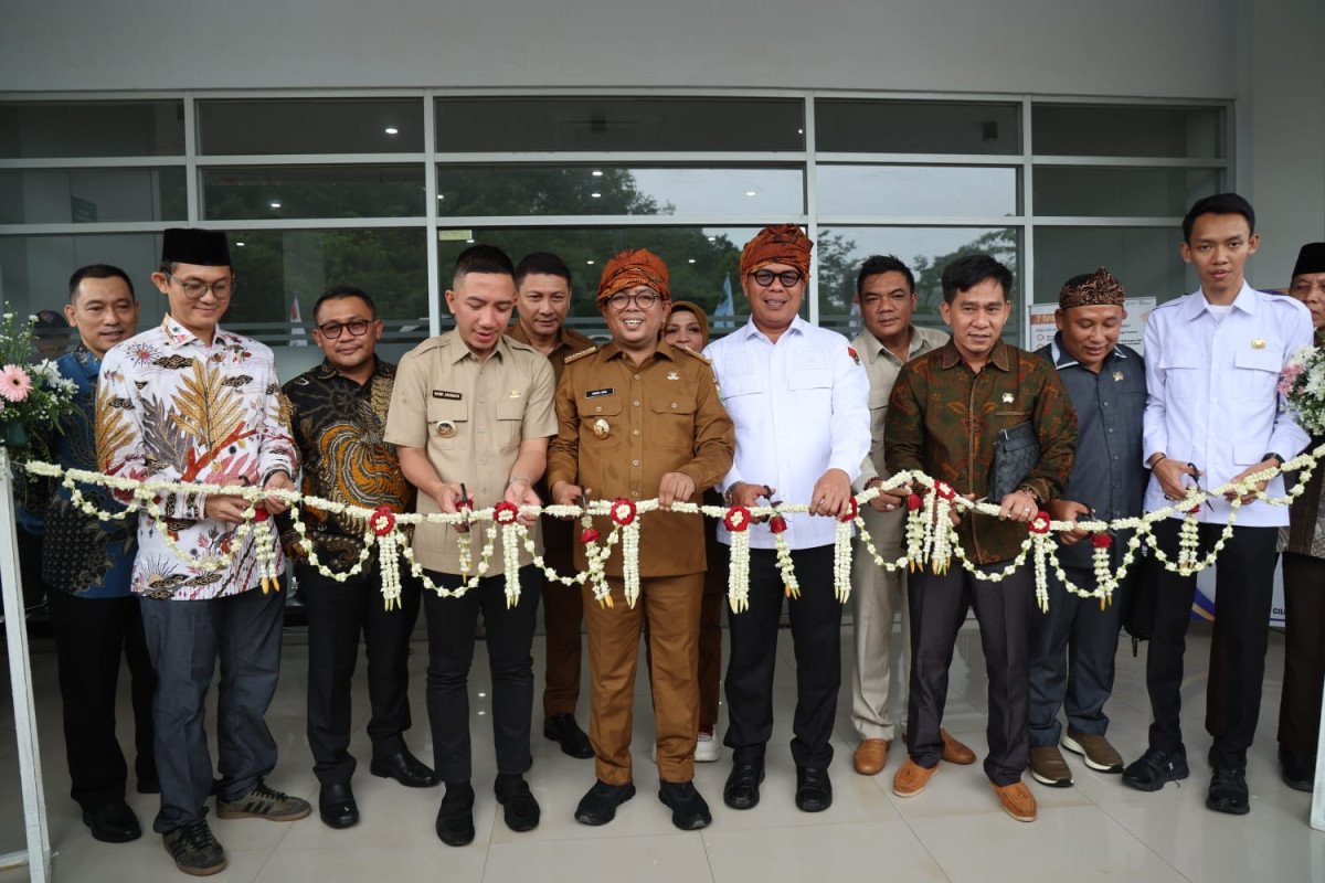 Pada 26 Mei 2025, Gubernur Banten Andra Soni meresmikan RSUD Uwes Qorny Cilograng di Kabupaten Lebak, Banten.