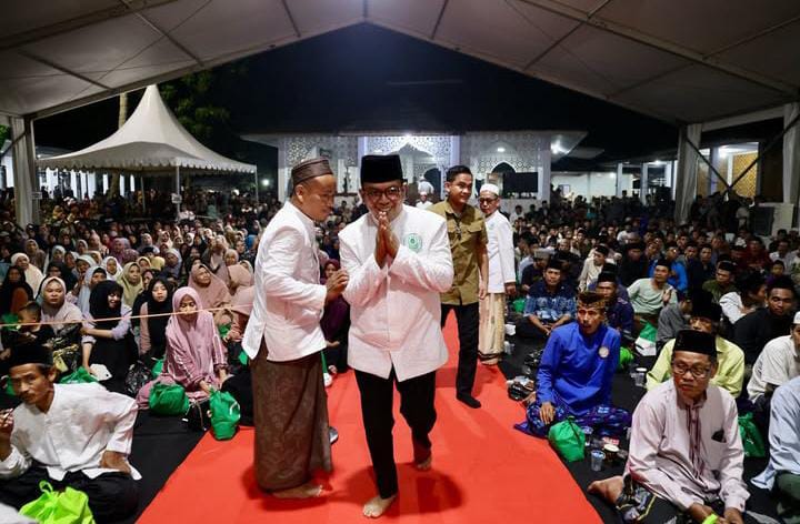 Haul Akbar ke-78 Abuya Shidiq bin KH Ma'lum di Banten, dipimpin Gubernur Andra Soni, menghormati jasa ulama dalam pendidikan dan akhlak.