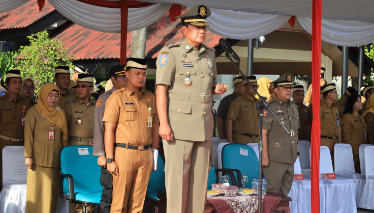 Bupati Tangerang mengajak Satpol PP, Satlinmas, dan Pemadam Kebakaran untuk meningkatkan pengabdian dalam melindungi masyarakat.