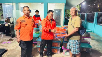 Hujan deras di Tangerang Selatan pada 29 Mei 2025 menyebabkan banjir di beberapa lokasi. Pemkot Tangsel segera melakukan evakuasi warga.