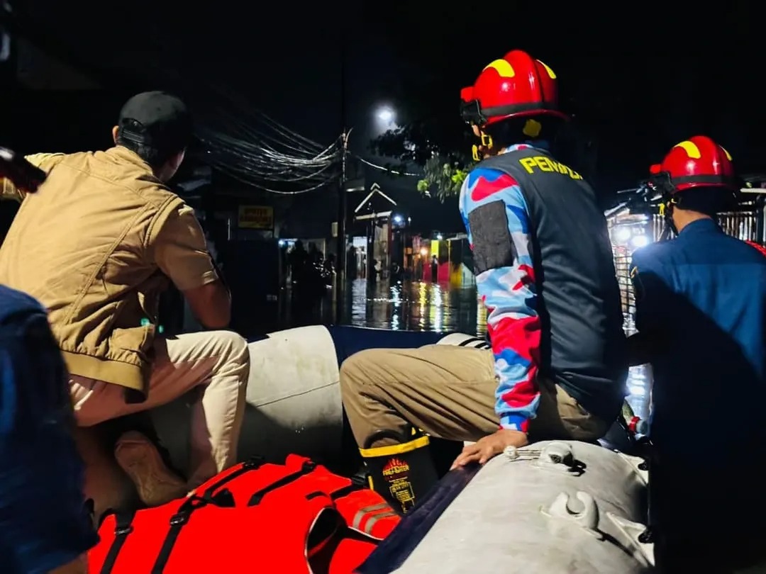 Banjir di Kota Tangerang pada 13 Mei 2023 telah surut. BPBD aktif membersihkan area terdampak. Hubungi call center 112 untuk layanan darurat.