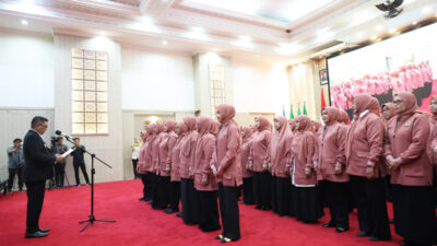 Gubernur Banten, Andra Soni, melantik pengurus BKOW Provinsi Banten periode 2025-2030 untuk mendukung pemberdayaan perempuan.