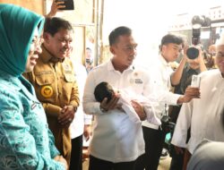 Bupati Tangerang Dampingi Menteri BKKBN Serahkan Bantuan Makanan Bergizi untuk Ibu dan Anak