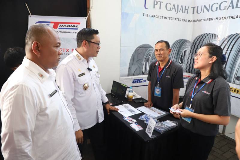 Pemkot Tangerang mencatatkan capaian positif dalam 100 hari kerja Wali Kota dan Wakil Wali Kota dengan merealisasikan program 'Gampang Kerja'