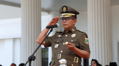 Artikel ini membahas peran penting petugas Pemadam Kebakaran, Satpol PP, dan Satuan Perlindungan Masyarakat di Provinsi Banten.