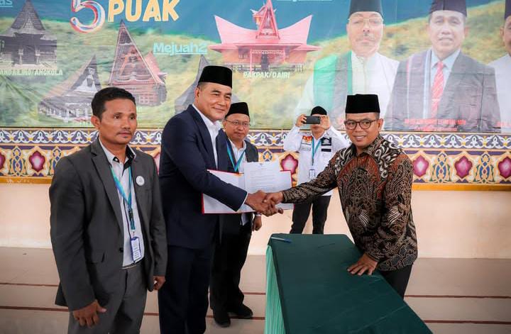 Gubernur Banten melantik Pengurus Besar Ikabamus Provinsi Banten 2025-2029 di Pondok Pesantren Manahjussadat, Lebak.