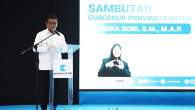 Penandatanganan Komitmen Bersama untuk Penempatan dan Promosi Tenaga Kerja Disabilitas oleh Gubernur Banten, Andra Soni.