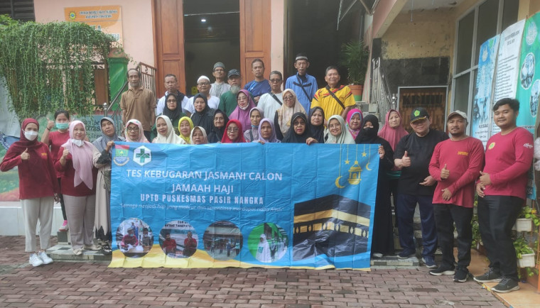 Puskesmas Pasir Nangka mengadakan tes kebugaran untuk 36 calon haji 2025 guna memastikan kesehatan dan kesiapan fisik mereka.
