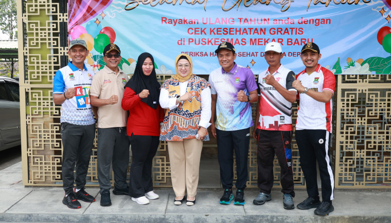 Wakil Bupati Tangerang, Intan Nurul Hikmah, mengajak masyarakat Mekar Baru untuk bersinergi dalam pembangunan saat HUT ke-18.