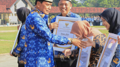 Pemerintah Kabupaten Tangerang memberikan penghargaan Dewan Pendidikan Award 2025 kepada 15 Kepala Sekolah Inovatif.