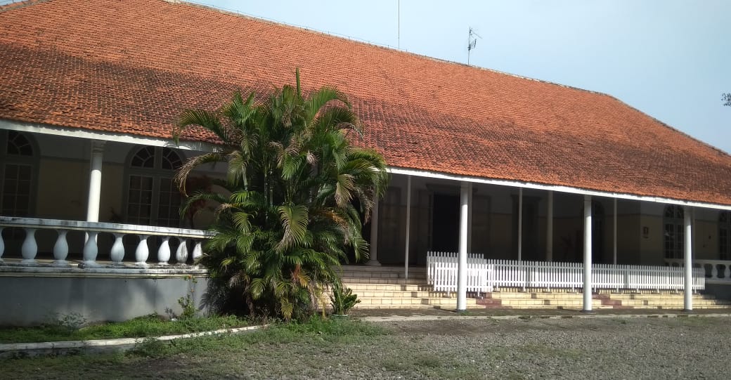 Jelajahi Wisata Mbesaran Hijau di Jatibarang, Brebes, yang menawarkan pengalaman edukatif dan sejarah dekat Pabrik Gula Jatibarang.