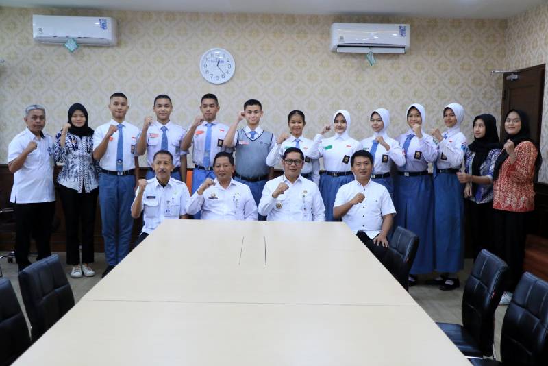 Wakil Wali Kota Tangerang memberikan pembekalan kepada Calon Paskibraka yang akan mengikuti seleksi tingkat Provinsi dan Nasional.