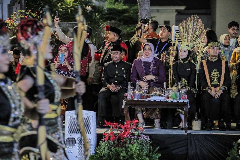 Pemerintah Kota Tangerang tampilkan seni dan budaya khas di Munas VII Apeksi 2025, termasuk Silat Bhe Si/Beksi, Barongsai, dan Tari Topeng.