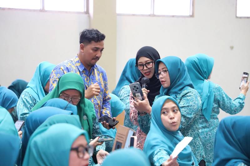 TP PKK Kota Tangerang mengadakan pelatihan pembuatan konten vlog dan video kegiatan PKK untuk meningkatkan keterampilan kader.