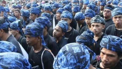 Ribuan warga Badui merayakan upacara Seba di Kota Serang, sebagai ungkapan syukur atas hasil pertanian dan pelestarian lingkungan.