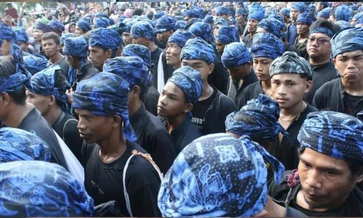 Ribuan warga Badui merayakan upacara Seba di Kota Serang, sebagai ungkapan syukur atas hasil pertanian dan pelestarian lingkungan.