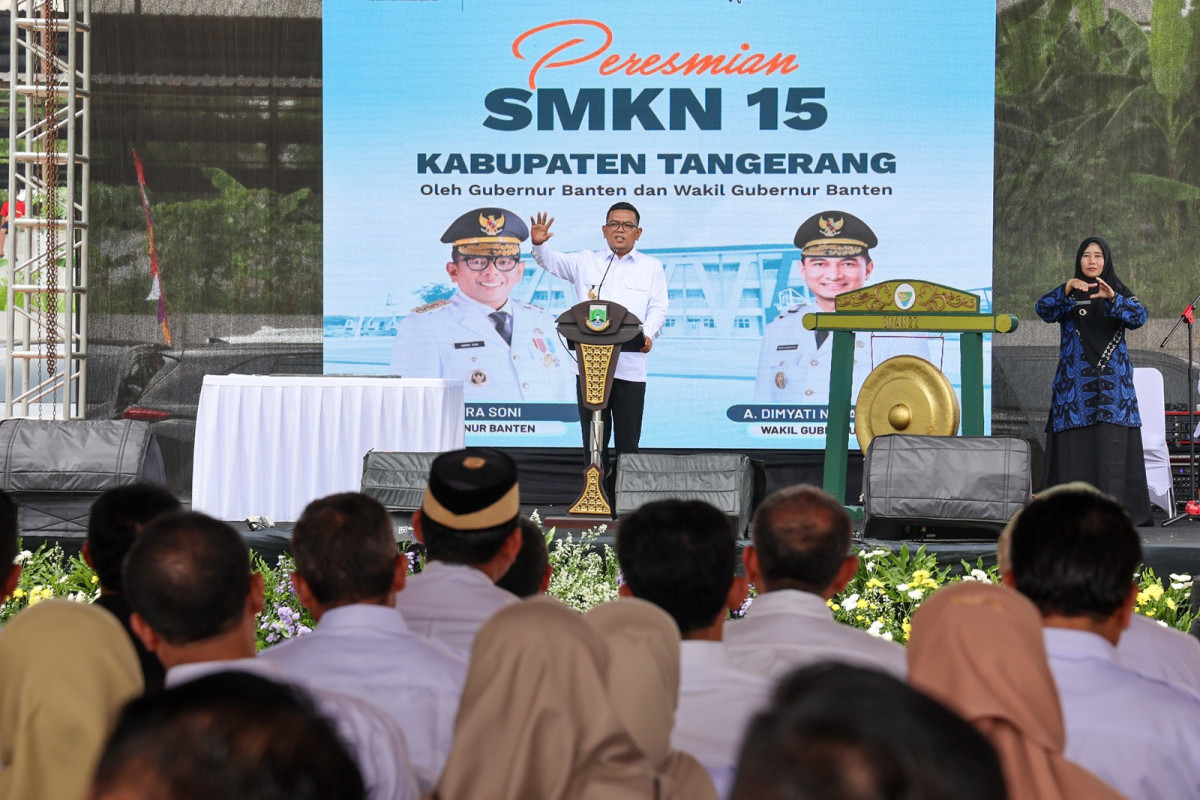 Gubernur Banten meresmikan SMKN 15 Kabupaten Tangerang untuk meningkatkan akses pendidikan vokasi dan meluncurkan program sekolah gratis.