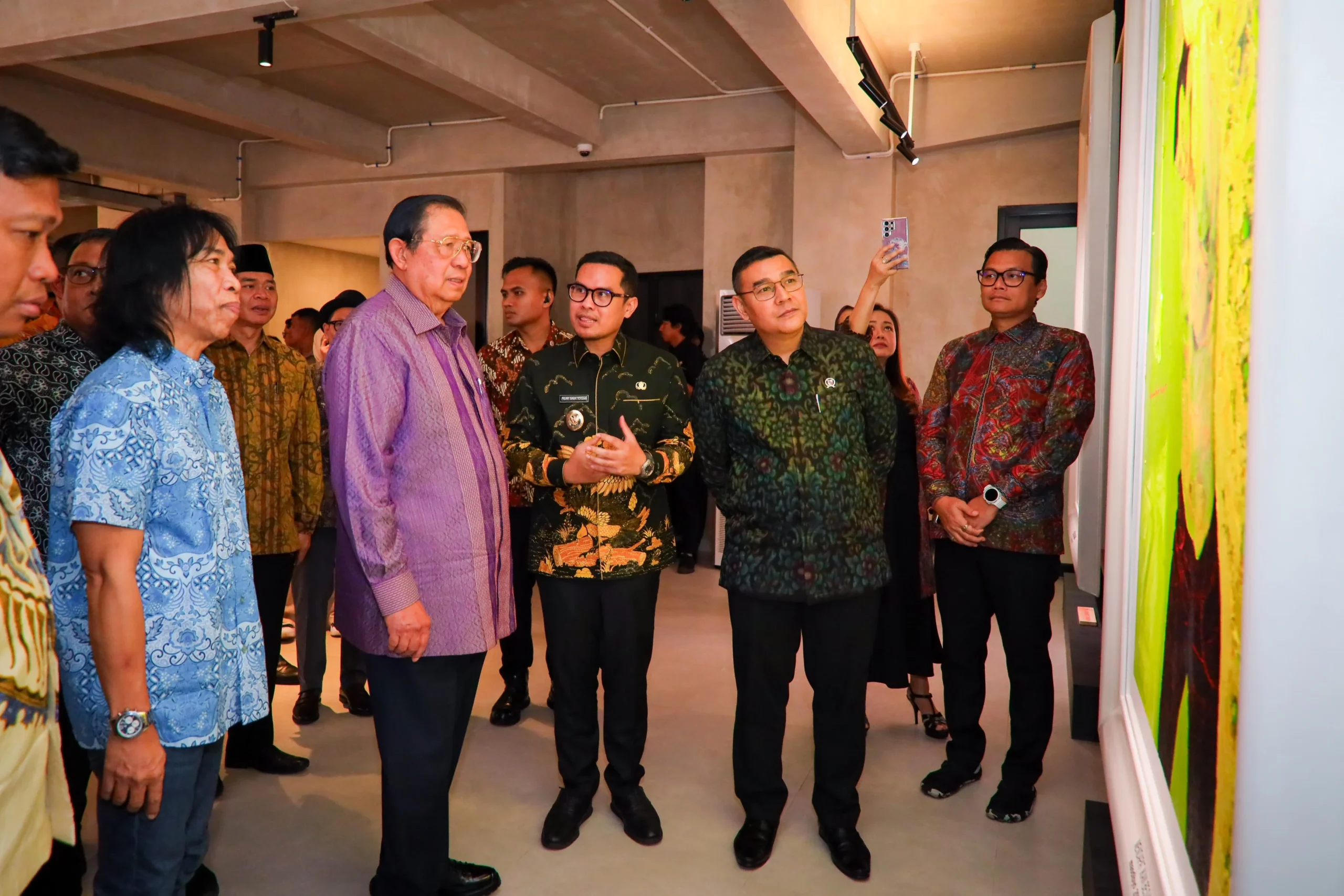 Pemerintah Kota Tangerang Selatan menyatakan dukungan penuh terhadap hadirnya STASA Gallery, sebuah ruang kreatif yang menggabungkan seni dan pemberdayaan Usaha Mikro, Kecil, dan Menengah (UMKM) lokal.