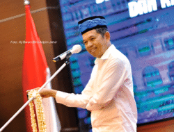 Idul Adha 1446 H: KDM Shalat di Masjid Nurul Huda Cirebon, Tekankan Peran Ayah dalam Mendidik Anak