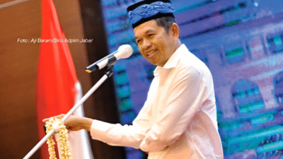 Gubernur Jawa Barat, Dedi Mulyadi, melaksanakan salat Idul Adha 1446 Hijriah di Masjid Nurul Huda, Cirebon.