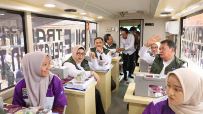 Pemerintah Kabupaten Tangerang meluncurkan Mobile Training Unit (MTU) untuk Pelatihan Tata Busana, dipimpin oleh Bupati Moch. Maesyal Rasyid.