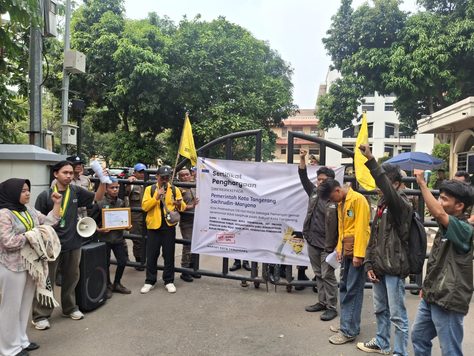 SEMMI Tangerang menanggapi tuduhan penolakan bertemu Wali Kota Sachrudin setelah aksi demonstrasi, menekankan pentingnya mendengarkan aspirasi