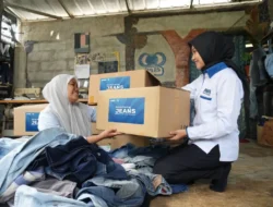 Nasabah PNM Daur Ulang jeans Jadi Produk Fashion