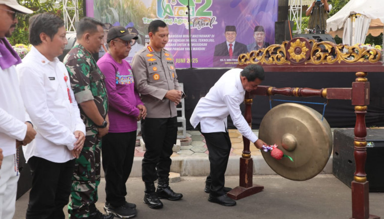Bupati Tangerang membuka Tangerang Agro Festival ke-2 dengan tema inovasi teknologi dan wirausaha untuk ketahanan pangan.
