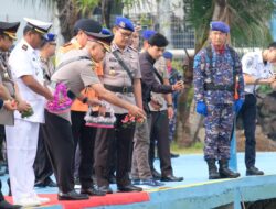 Peringati Hari Bhayangkara ke-79, Polda Banten Gelar Tabur Bunga di Laut Merak