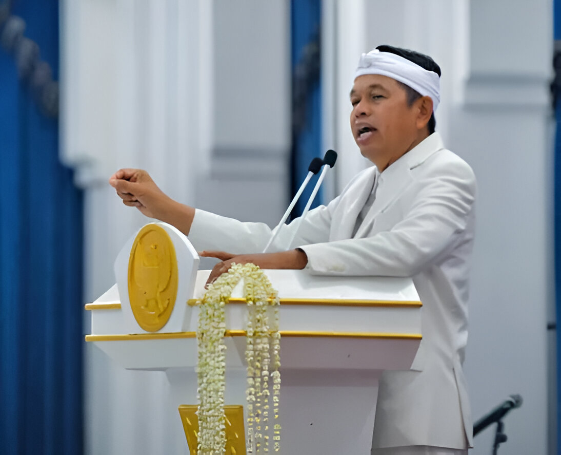 Gubernur Jawa Barat, Dedi Mulyadi dan Erwan Setiawan meluncurkan berbagai program inovatif dalam 100 hari kepemimpinan.