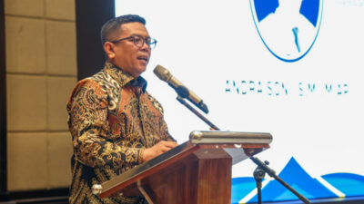 Gubernur Banten, Andra Soni, menekankan pentingnya pelayanan publik yang baik dan efisiensi anggaran dalam pembangunan.