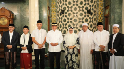 Bupati Tangerang, Moch. Maesyal Rasyid, dan Wakil Bupati Intan Nurul Hikmah melaksanakan Salat Idul Adha 1446 Hijriah di Masjid Agung Al-Amjad