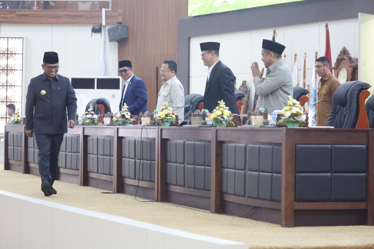 Gubernur Banten, Andra Soni mengatakan, Rancangan Peraturan Daerah (Raperda) tentang Penyelenggaraan Jaminan Sosial Ketenagakerjaan di Provinsi Banten mampu menjadi upaya Pemerintah Provinsi Banten dalam memberikan pelayanan kepada masyarakat.