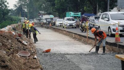 Pemkot Tangerang percepat pelebaran Jalan Lio Baru sebagai langkah atasi kemacetan di sekitar U-Turn Daan Mogot dan Jembatan Tanah Tinggi.