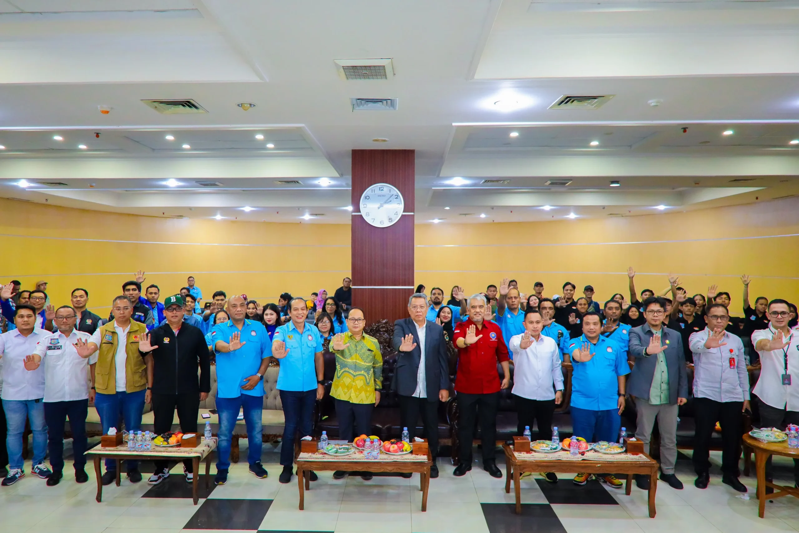 Wali Kota Tangsel Benyamin Davnie serukan perang terbuka terhadap narkoba saat peringatan HANI 2025. Tangsel dinilai rawan peredaran.