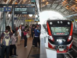 KAI Bandara Imbau Masyarakat Tidak Lempar Batu ke Kereta
