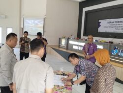 Kepala Disnaker Rudi Lesmana Sambut Hendra sebagai Kabid Hubungan Industrial