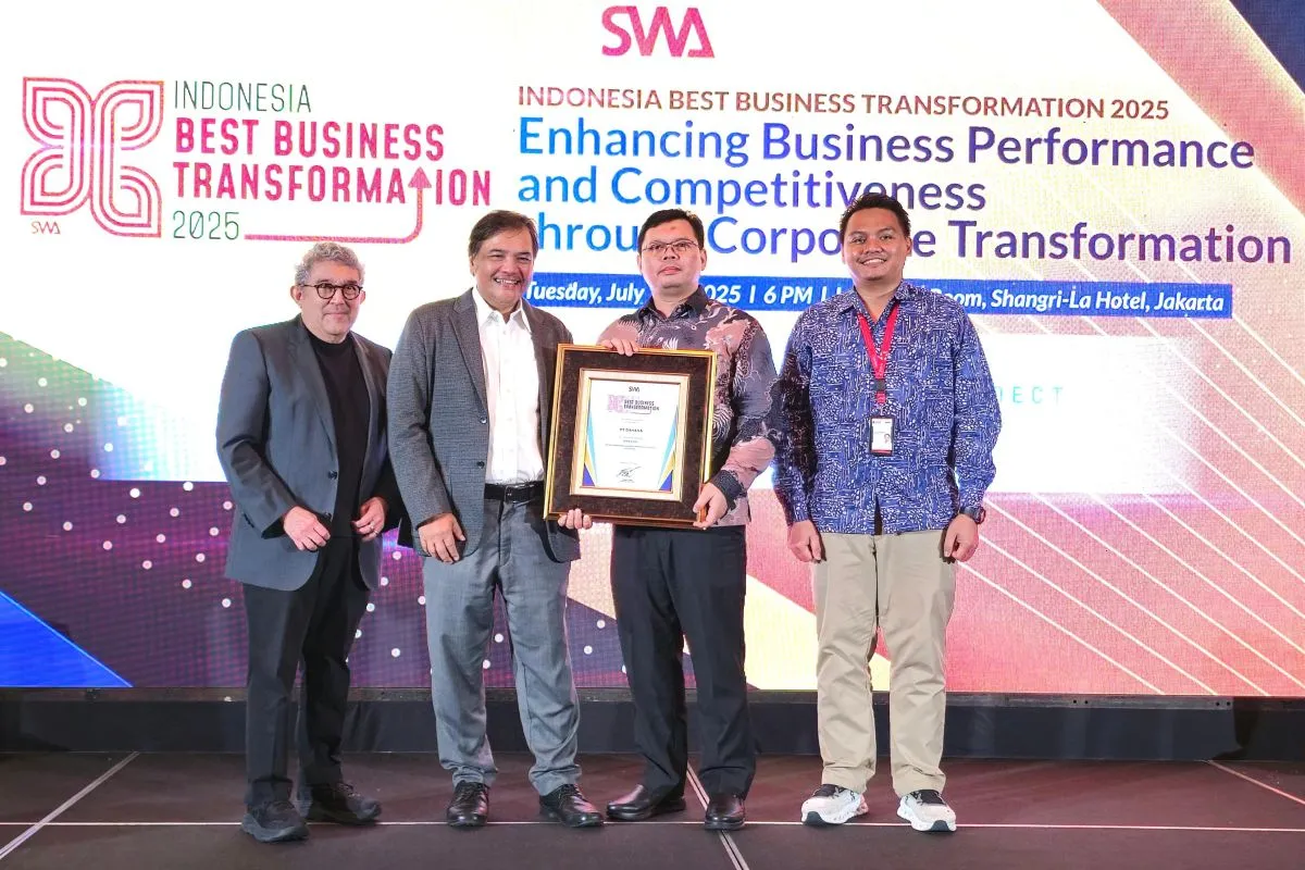 PT DAHANA kembali mencatatkan prestasi membanggakan dengan meraih penghargaan Indonesia’s Best Business Transformation 2025 dari SWA Media Group. Penghargaan ini diberikan atas keberhasilan perusahaan dalam melaksanakan transformasi bisnis secara strategis dan berdampak nyata di tengah era disrupsi. DAHANA mendapat penilaian kategori “Very Good” dalam ajang tersebut