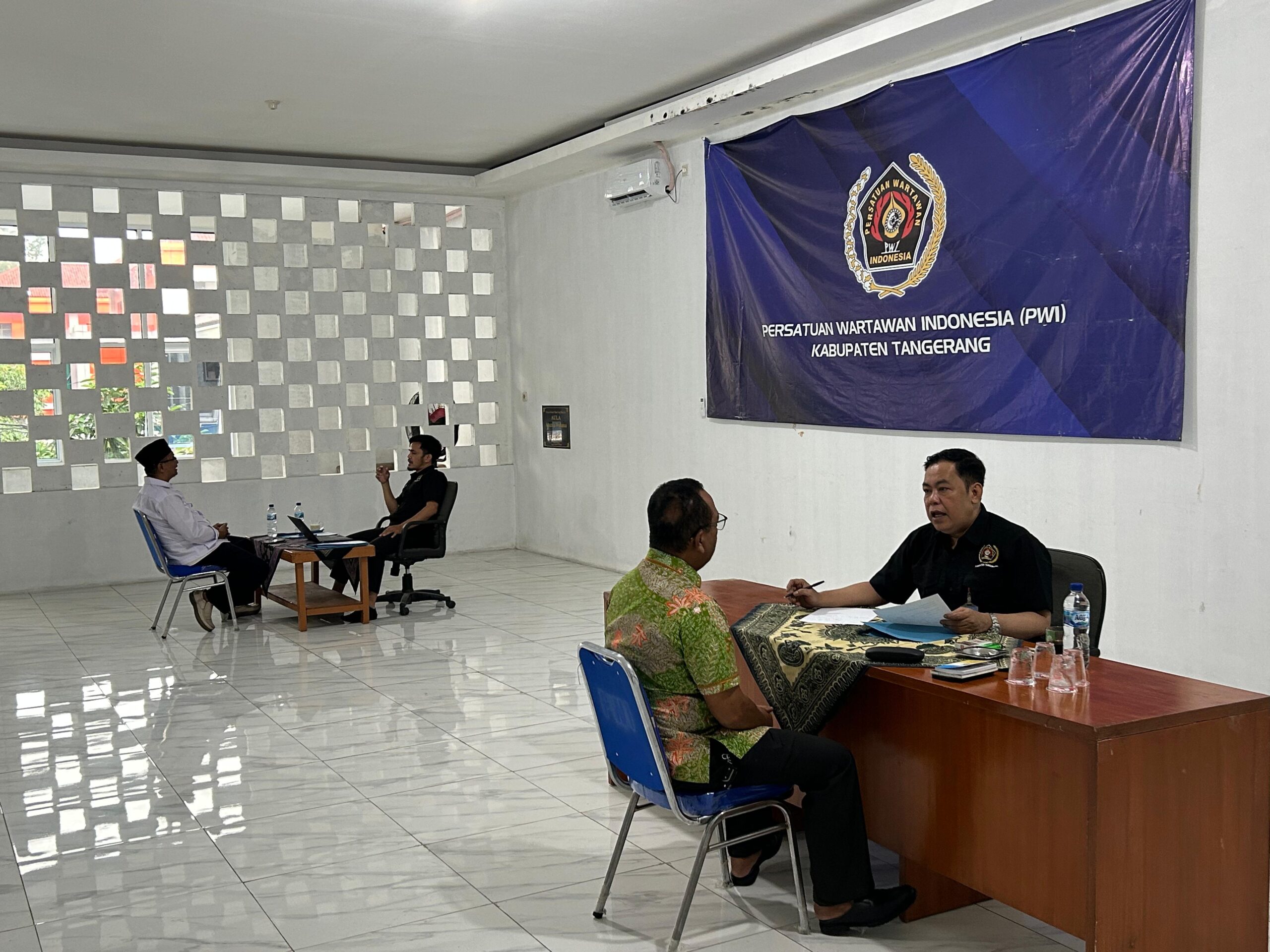 PWI Kabupaten Tangerang gelar orientasi anggota baru untuk membentuk jurnalis yang profesional, beretika, dan siap menghadapi tantangan zaman.