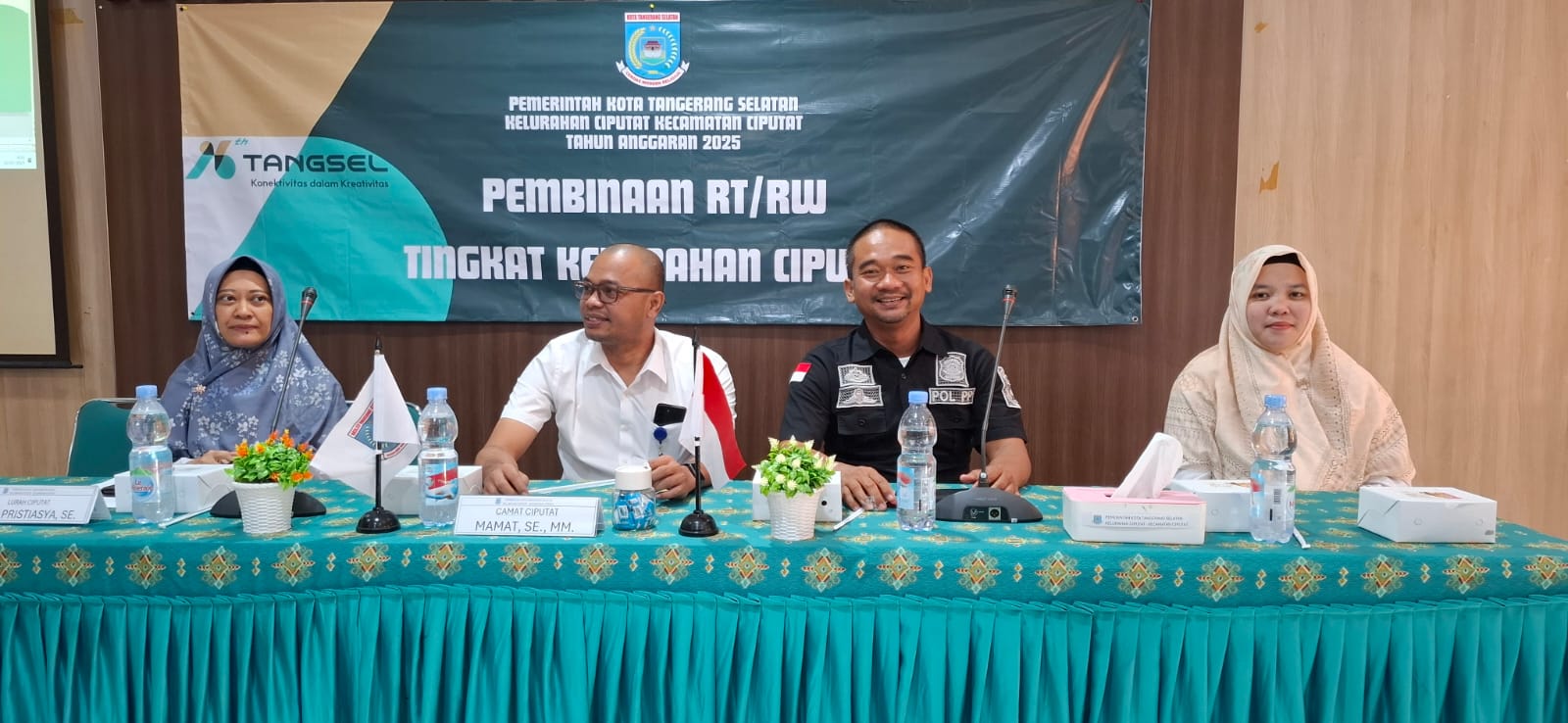 Perkuat Pelayanan Warga, Kelurahan Ciputat Bina 70 Pengurus RT-RW