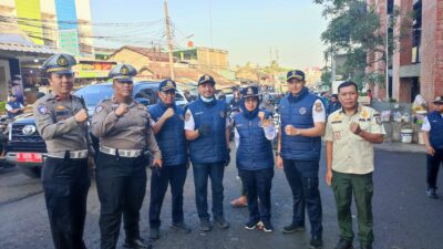 Dishub Tangsel uji coba sistem satu arah di Jalan H. Usman, Ciputat untuk atasi macet dan evaluasi efektivitas rekayasa lalu lintas.