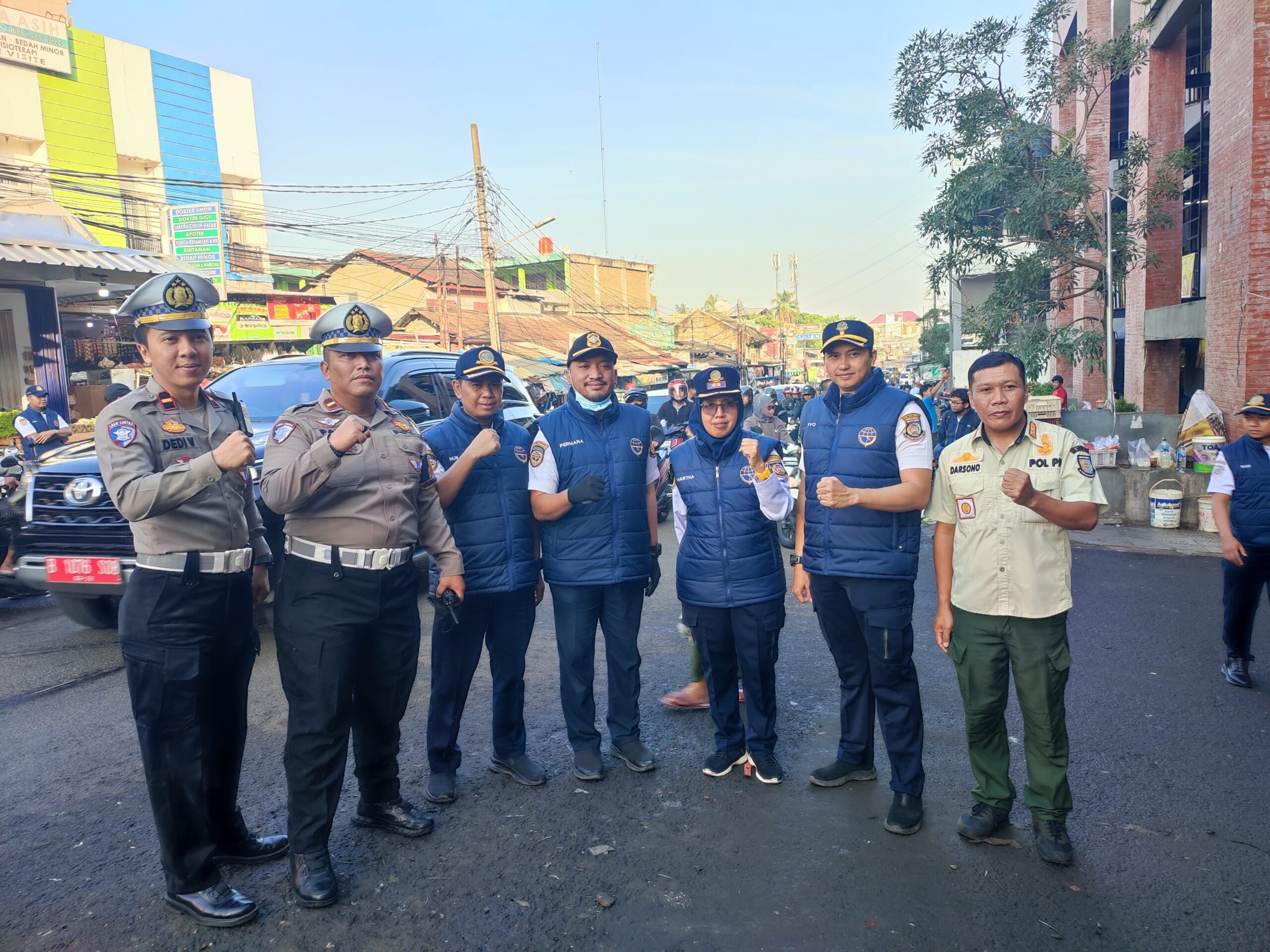 Dishub Tangsel uji coba sistem satu arah di Jalan H. Usman, Ciputat untuk atasi macet dan evaluasi efektivitas rekayasa lalu lintas.