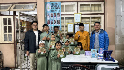 TIDAR Tangsel rayakan HUT ke-17 dengan membagikan 100 makanan dan 50 mushaf Al-Qur’an ke masjid dan yayasan di Tangsel.